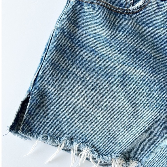 Abercrombie & Fitch Womens Medium Wash Zippered Annie High Rise Short Size 26 - Picture 5 of 9